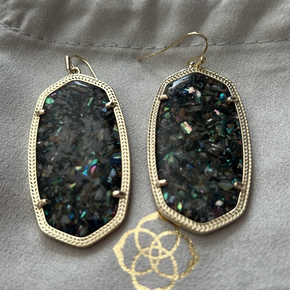Kendra Scott Danielle Gold Crushed Purple Abalone Earrings - Picture 5 of 6